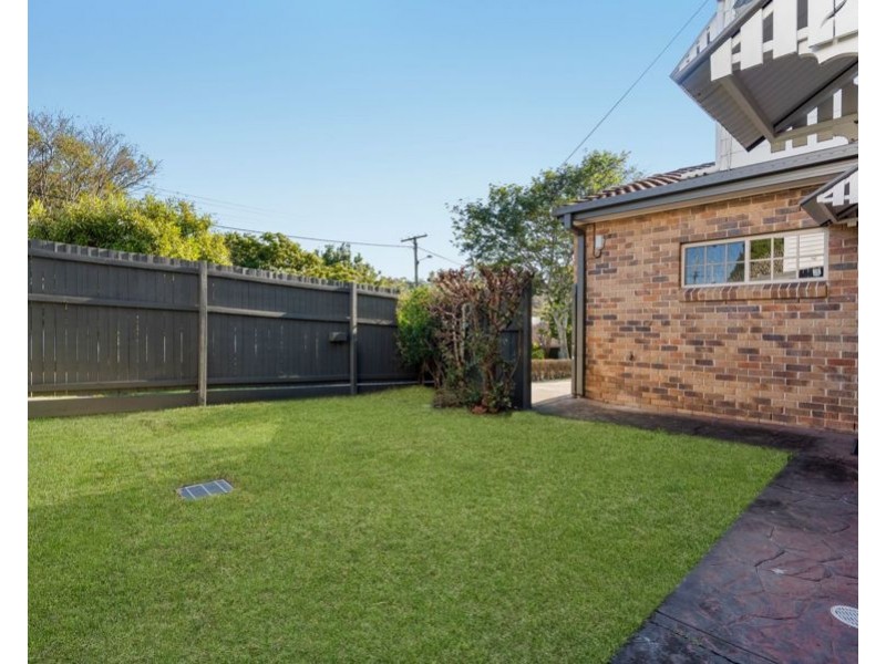 2/8 Poet St, Holland Park West QLD 4121