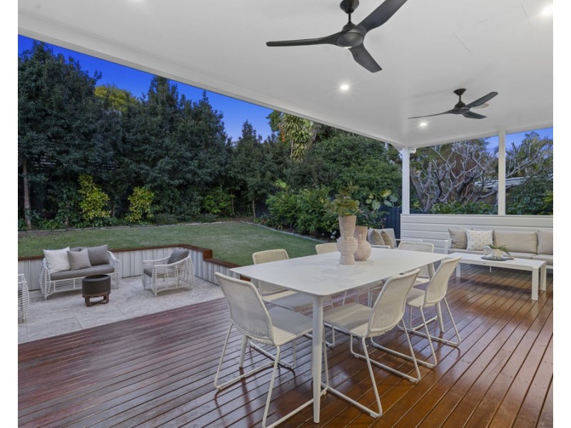 10 West Street, Coorparoo QLD 4151