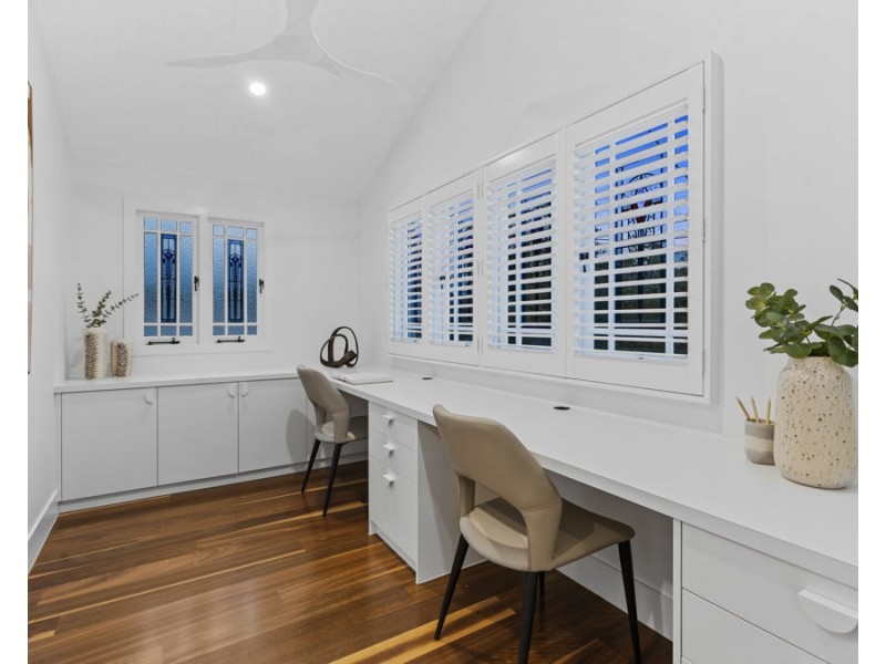 10 West Street, Coorparoo QLD 4151