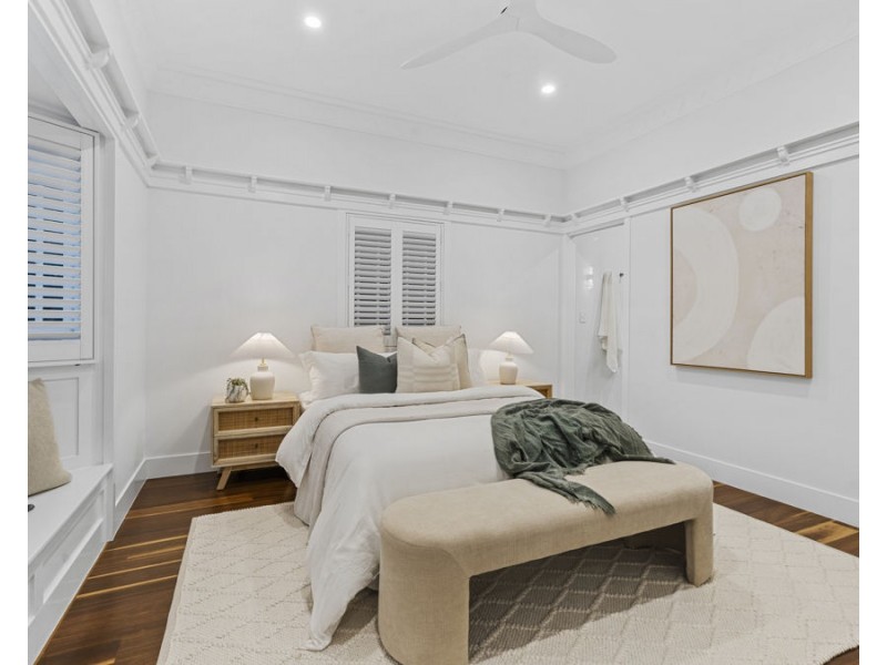 10 West Street, Coorparoo QLD 4151