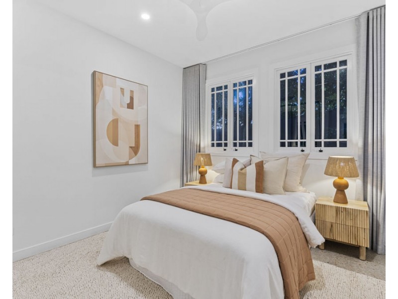 10 West Street, Coorparoo QLD 4151