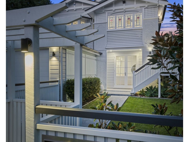 10 West Street, Coorparoo QLD 4151