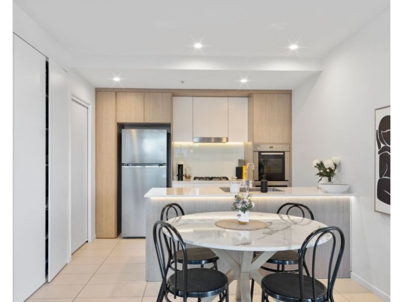 2025/123 Cavendish Rd, Coorparoo QLD 4151