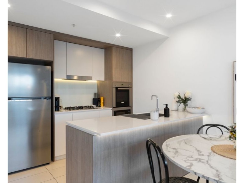 2025/123 Cavendish Rd, Coorparoo QLD 4151