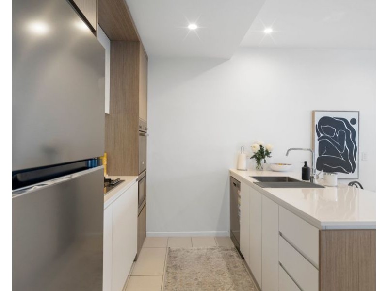 2025/123 Cavendish Rd, Coorparoo QLD 4151