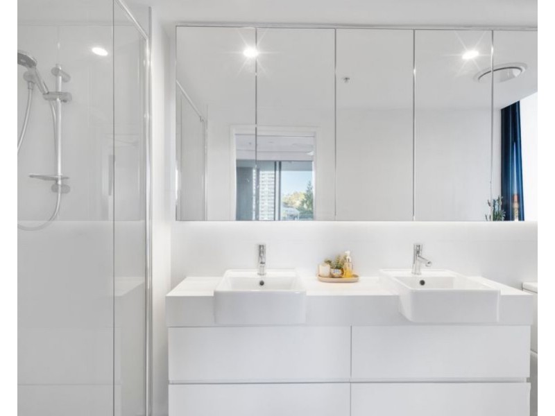 2025/123 Cavendish Rd, Coorparoo QLD 4151