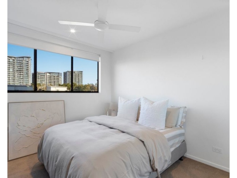 2025/123 Cavendish Rd, Coorparoo QLD 4151