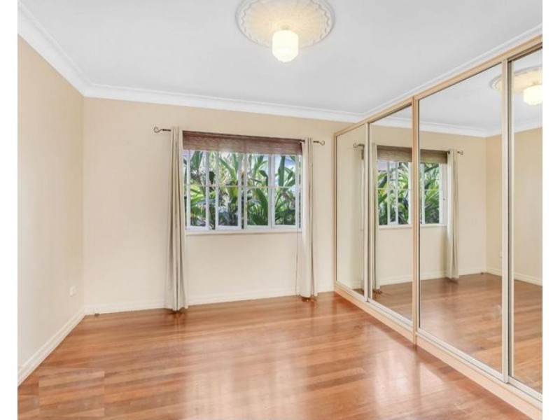 35 Galsworthy Street, Holland Park West QLD 4121