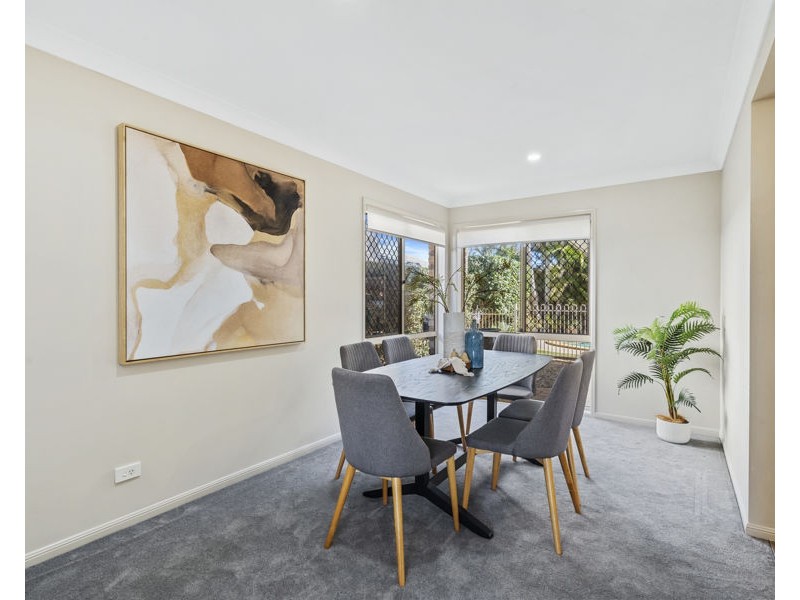 3 Oakwood Way, Carindale QLD 4152