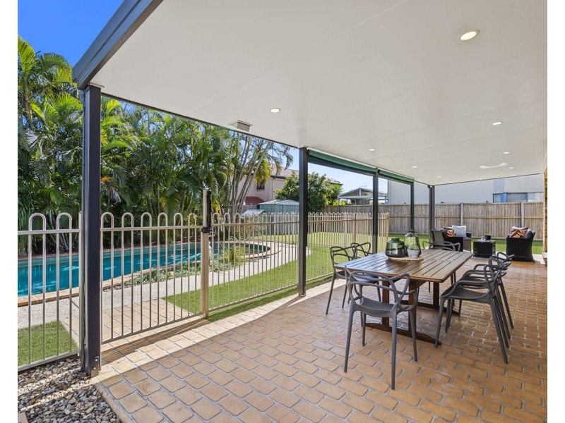 3 Oakwood Way, Carindale QLD 4152