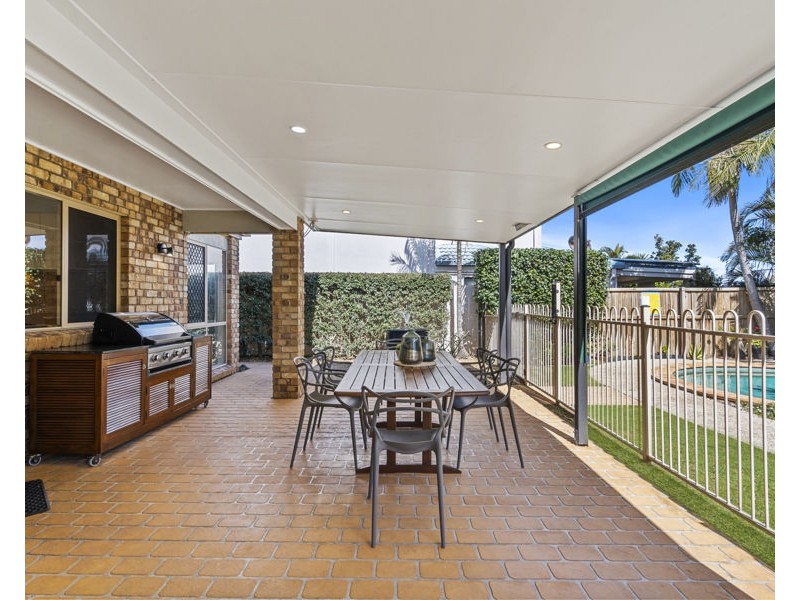 3 Oakwood Way, Carindale QLD 4152
