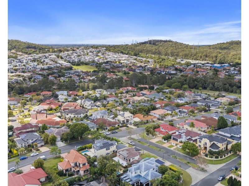 3 Oakwood Way, Carindale QLD 4152