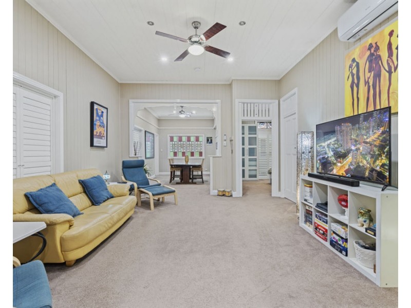 58 St Leonards Street, Coorparoo QLD 4151
