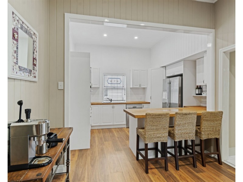 58 St Leonards Street, Coorparoo QLD 4151