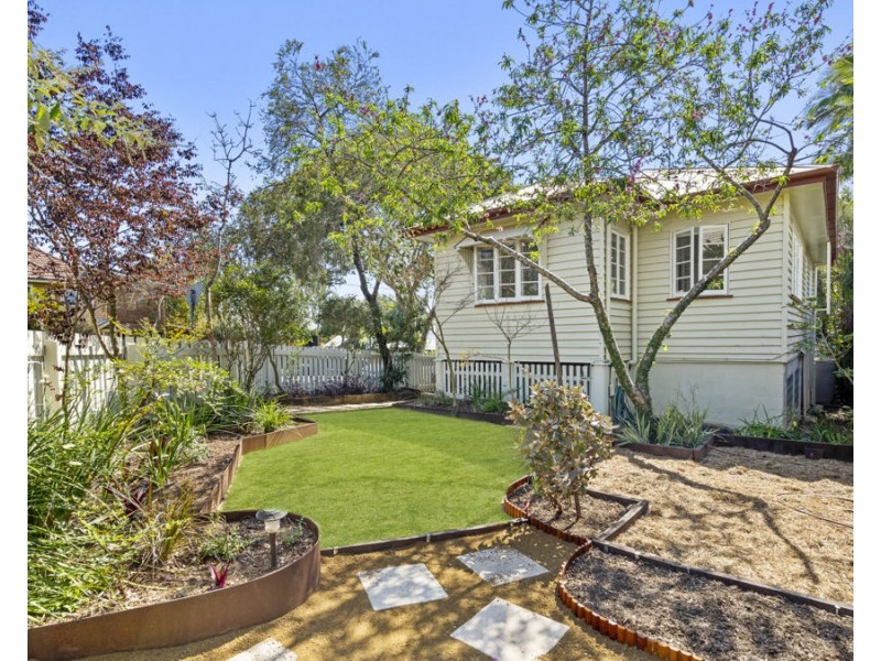 15 Edmond Street, Coorparoo QLD 4151