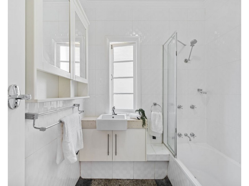 15 Edmond Street, Coorparoo QLD 4151