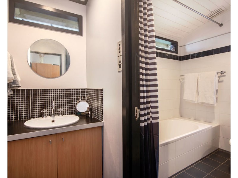 79 Main Avenue, Balmoral QLD 4171