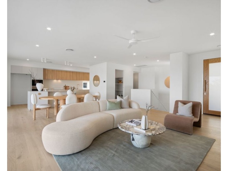 369 Chatsworth Rd, Coorparoo QLD 4151