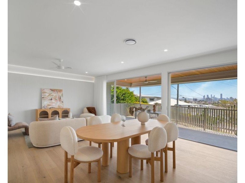 369 Chatsworth Rd, Coorparoo QLD 4151