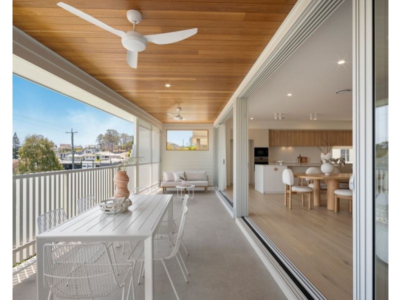 369 Chatsworth Rd, Coorparoo QLD 4151