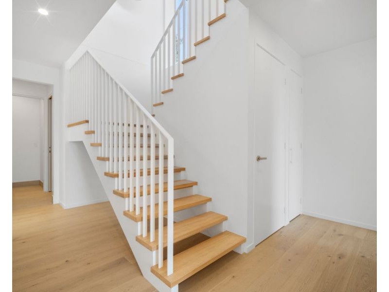 369 Chatsworth Rd, Coorparoo QLD 4151