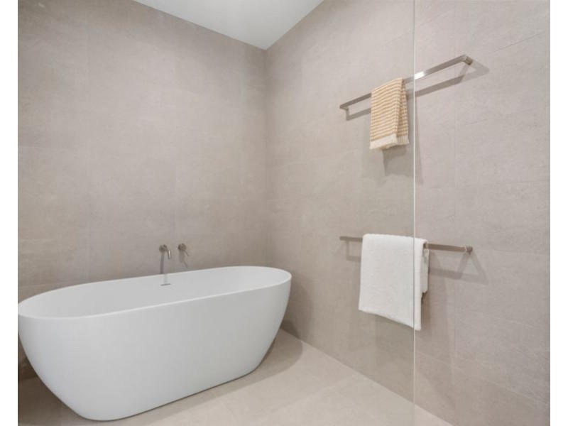 369 Chatsworth Rd, Coorparoo QLD 4151