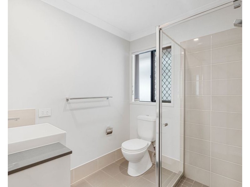 352 Nursery Rd, Holland Park QLD 4121