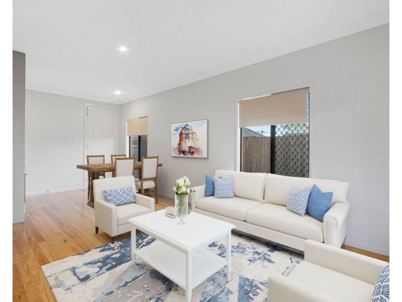 352 Nursery Rd, Holland Park QLD 4121