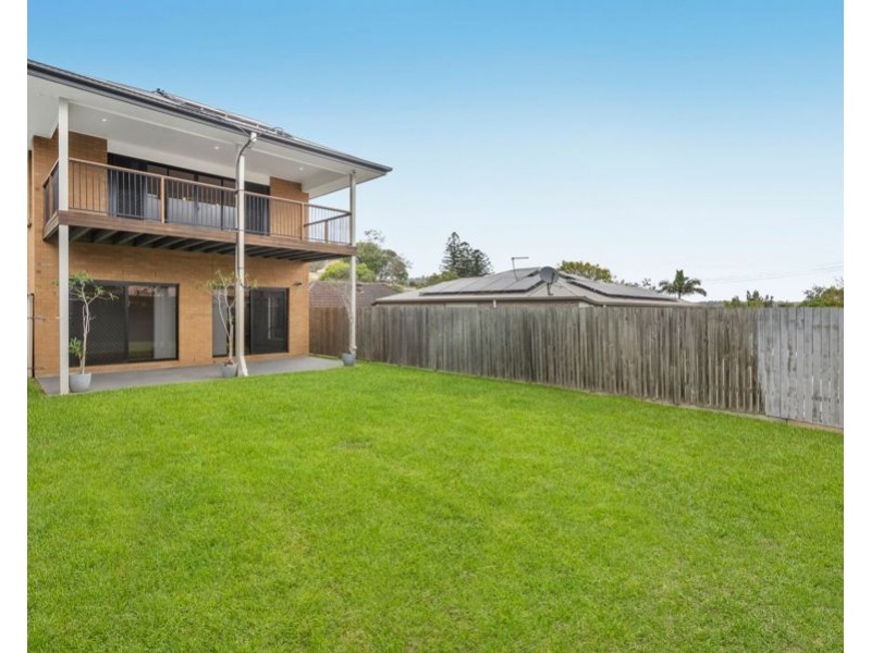 352 Nursery Rd, Holland Park QLD 4121