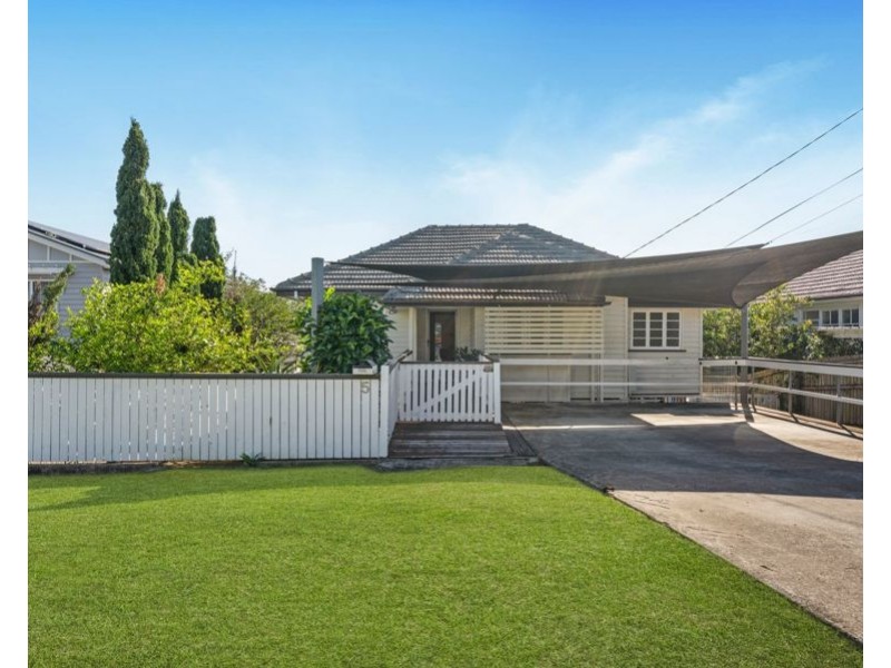 5 Avesness Street, Holland Park QLD 4121