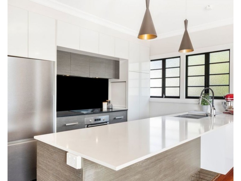 5 Avesness Street, Holland Park QLD 4121