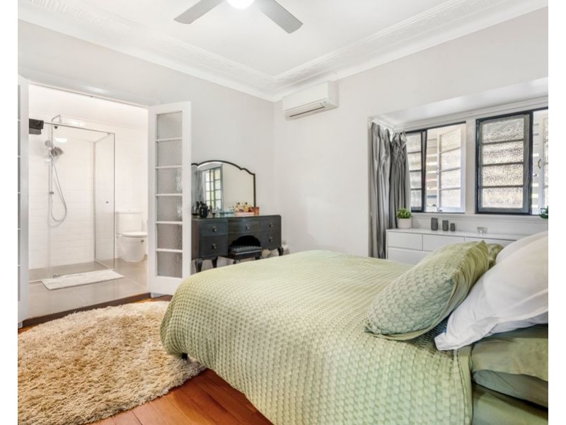 5 Avesness Street, Holland Park QLD 4121