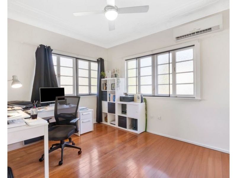 5 Avesness Street, Holland Park QLD 4121