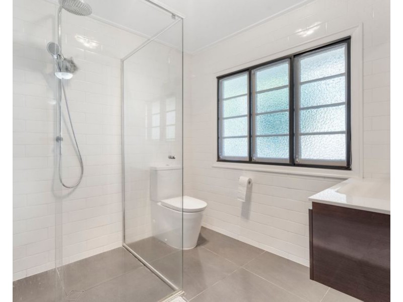 5 Avesness Street, Holland Park QLD 4121