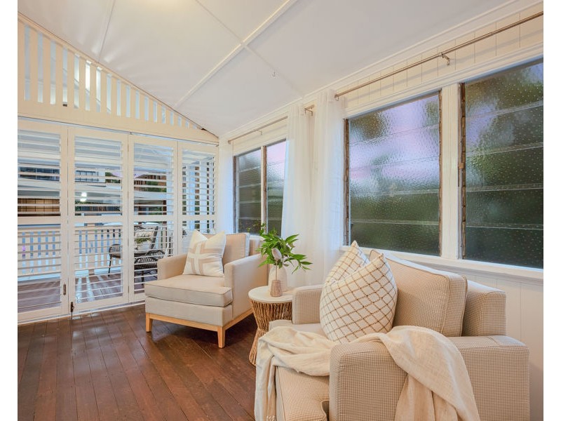 18 Talbot Street, Coorparoo QLD 4151