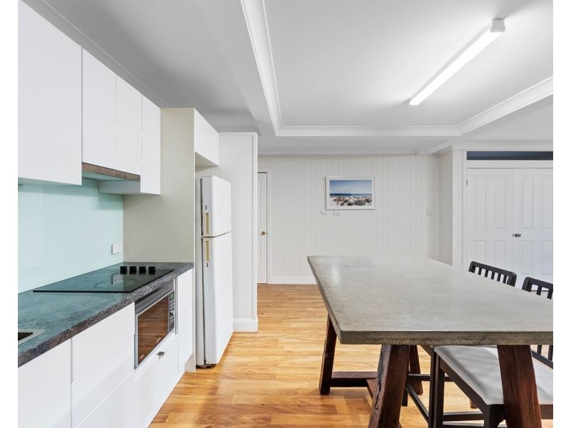 18 Talbot Street, Coorparoo QLD 4151