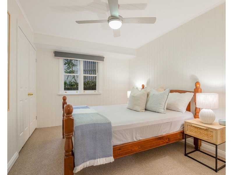 18 Talbot Street, Coorparoo QLD 4151