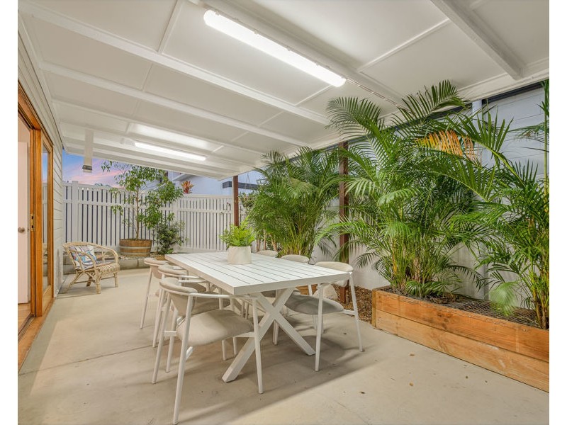 18 Talbot Street, Coorparoo QLD 4151
