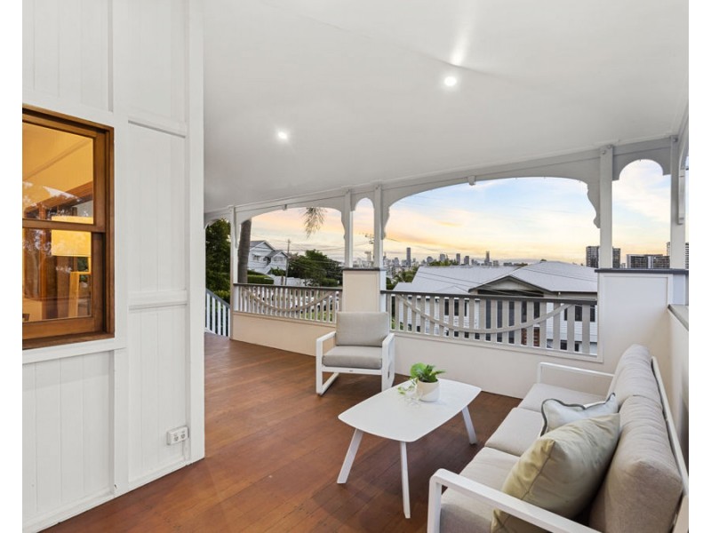 6 Regal Street, Coorparoo QLD 4151