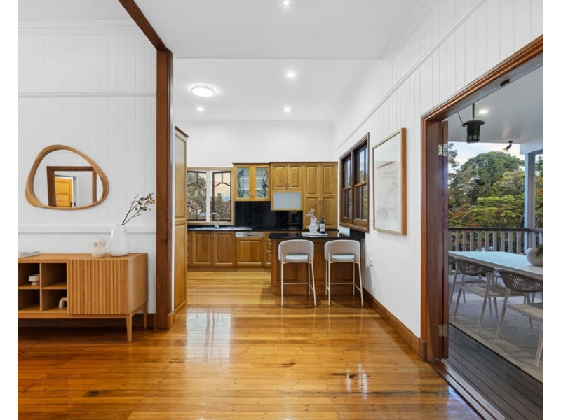 6 Regal Street, Coorparoo QLD 4151