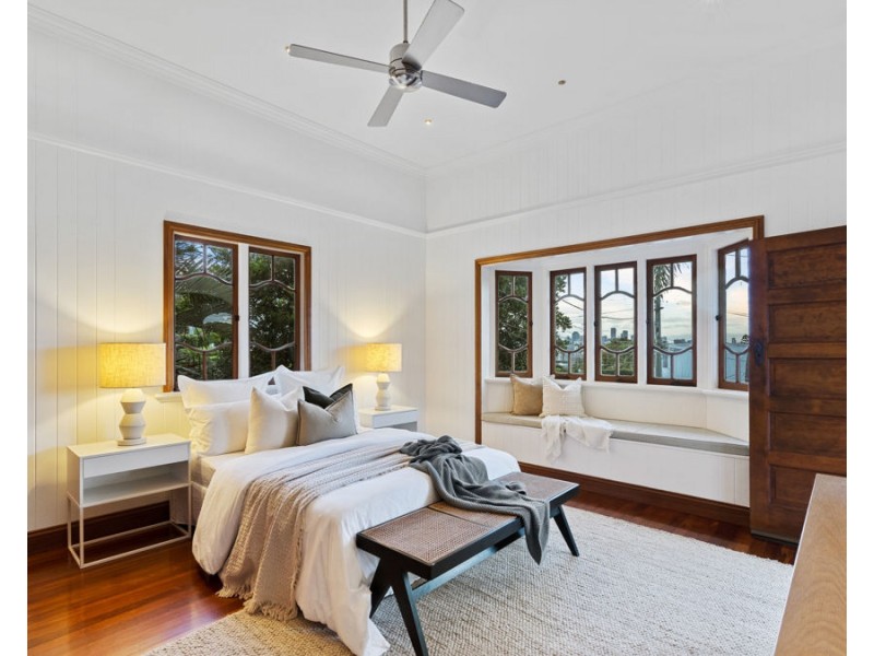 6 Regal Street, Coorparoo QLD 4151