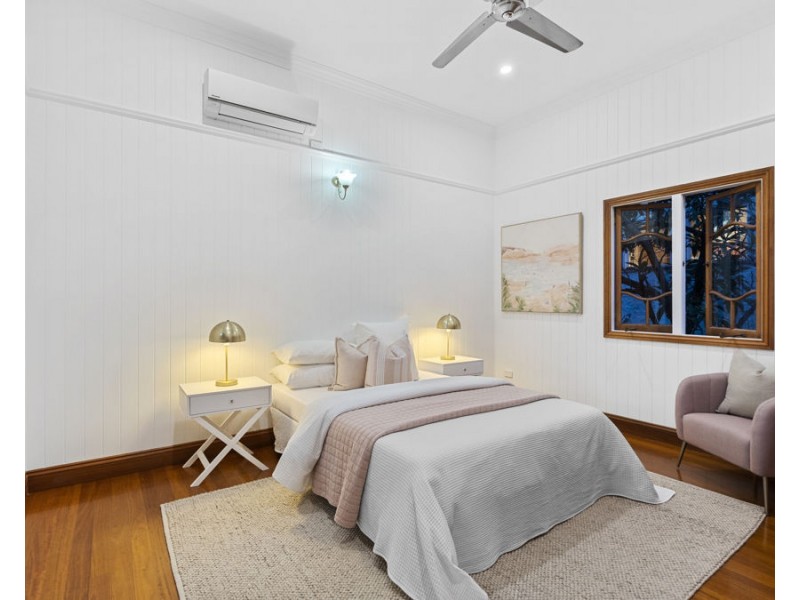 6 Regal Street, Coorparoo QLD 4151