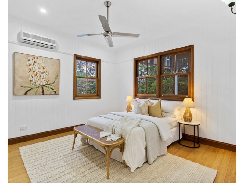 6 Regal Street, Coorparoo QLD 4151