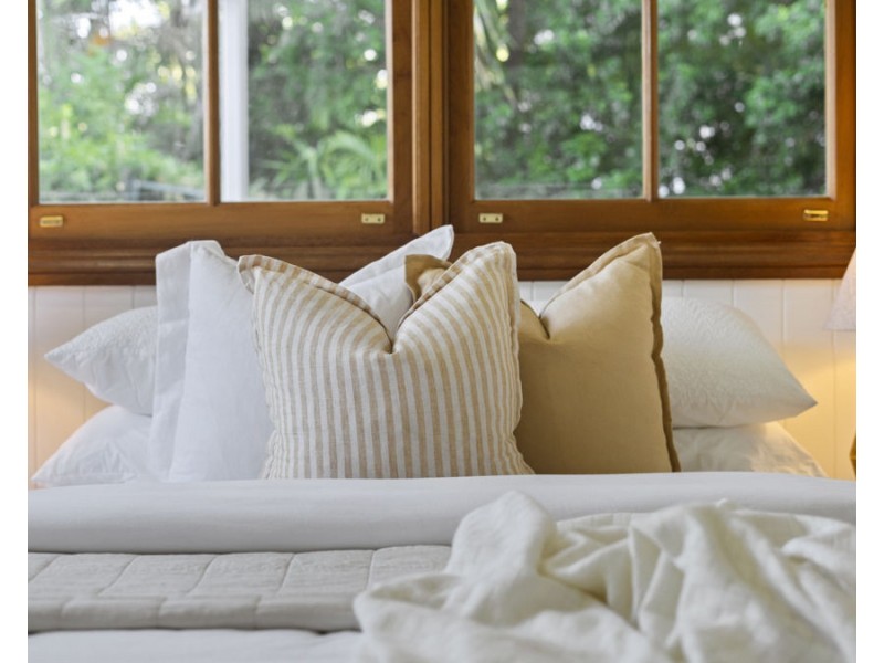 6 Regal Street, Coorparoo QLD 4151