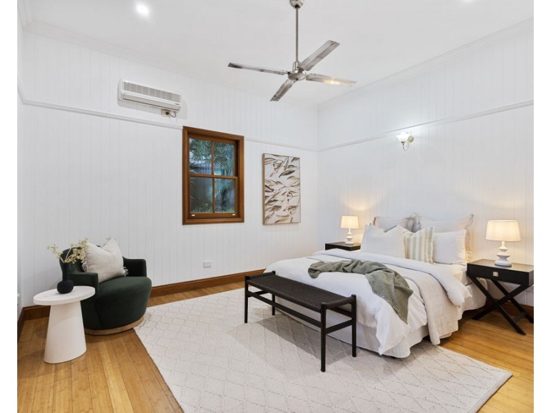 6 Regal Street, Coorparoo QLD 4151