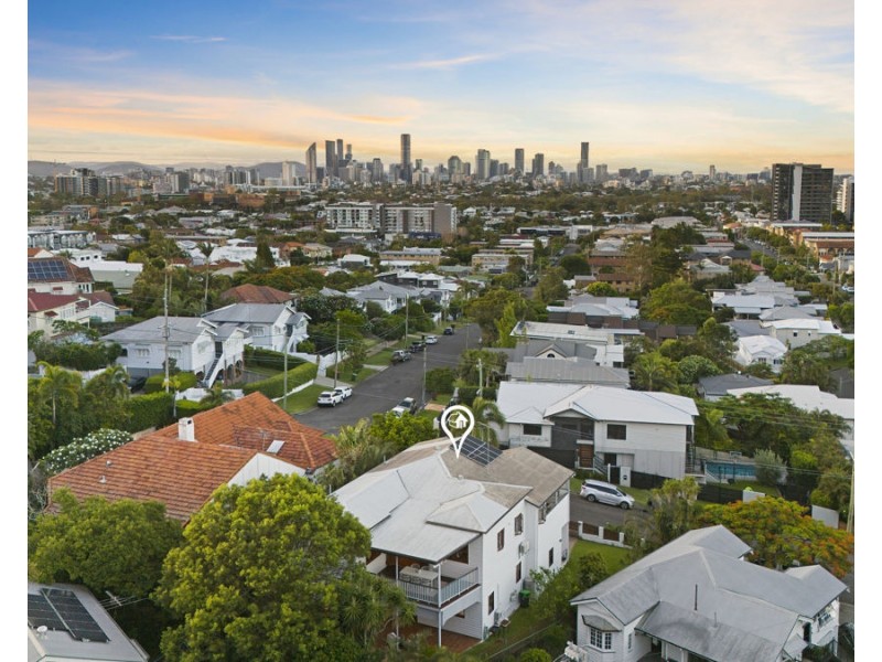 6 Regal Street, Coorparoo QLD 4151