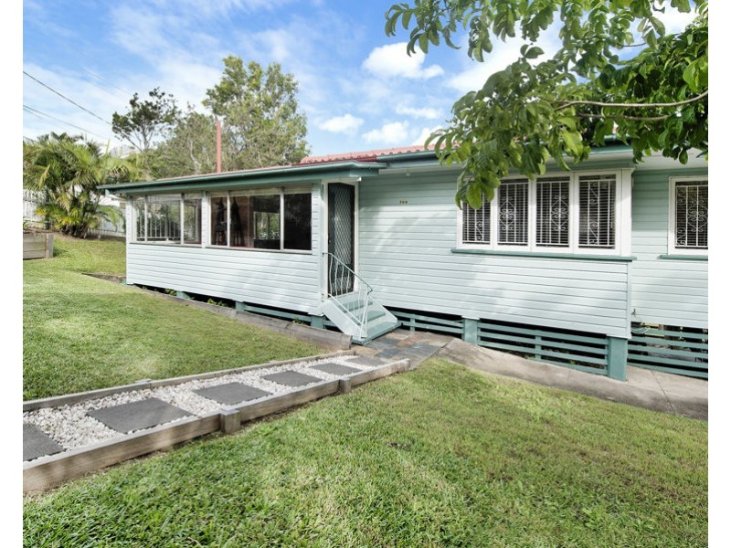 569 D’Arcy Road, Carina QLD 4152