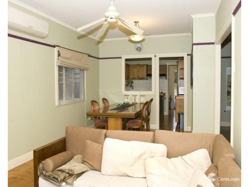 8 Avesnes Street, Holland Park QLD 4121