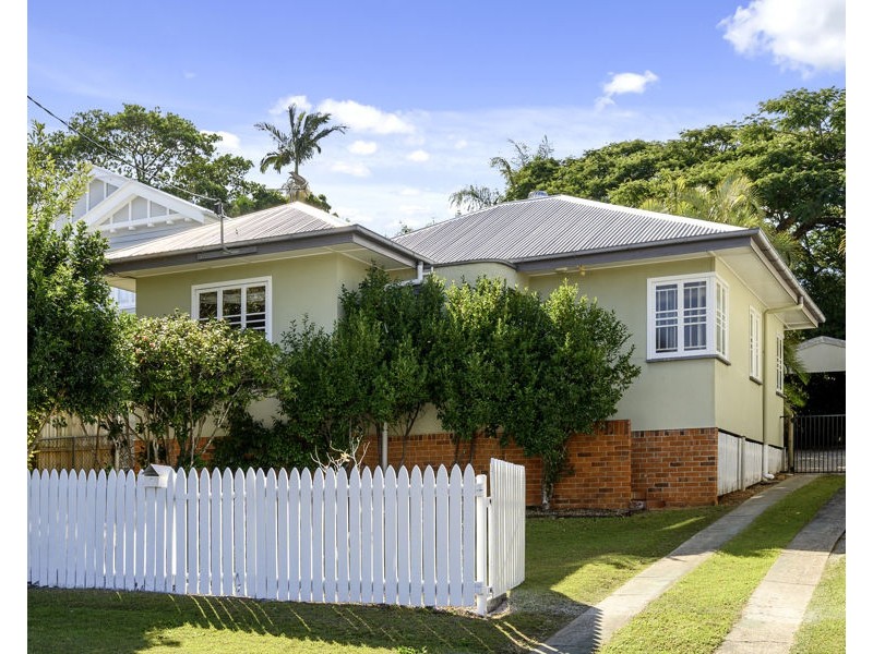 8 Avesnes Street, Holland Park QLD 4121