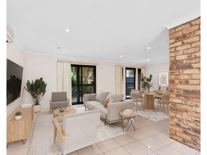 67 Bedivere Street, Carindale QLD 4152